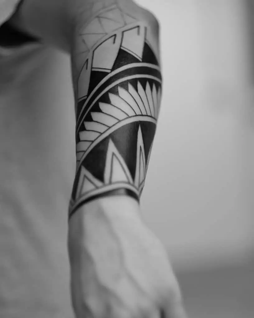 tatouage maori avant-bras