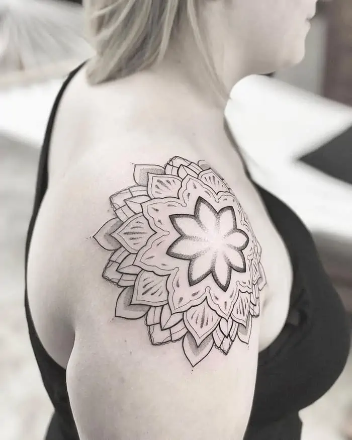 Top more than 175 mandala shoulder tattoo