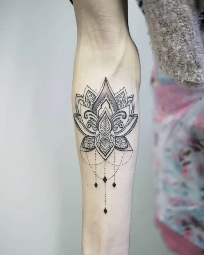 dessin de tatouage mandala pour le bras